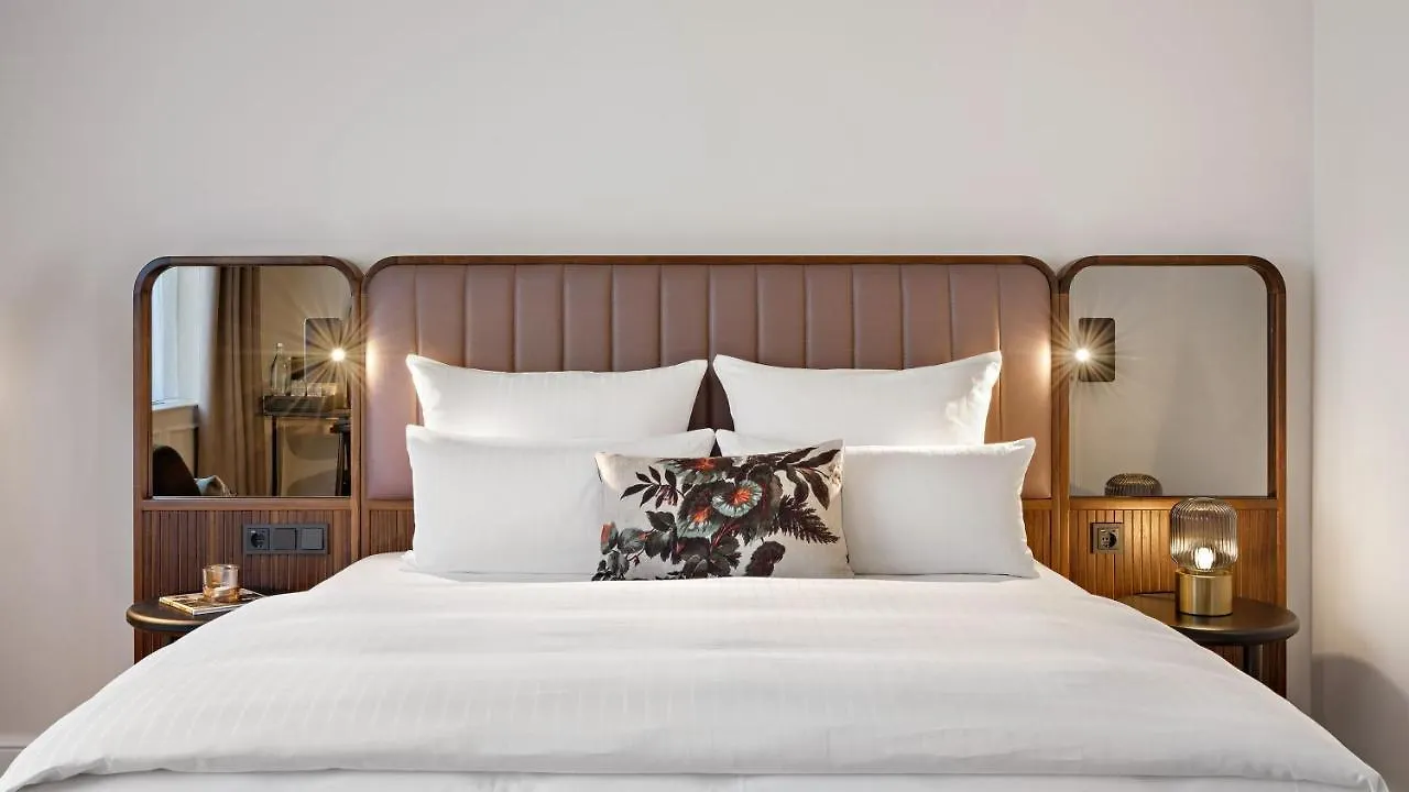 *****  Hotel Bristol Berlin Almanya