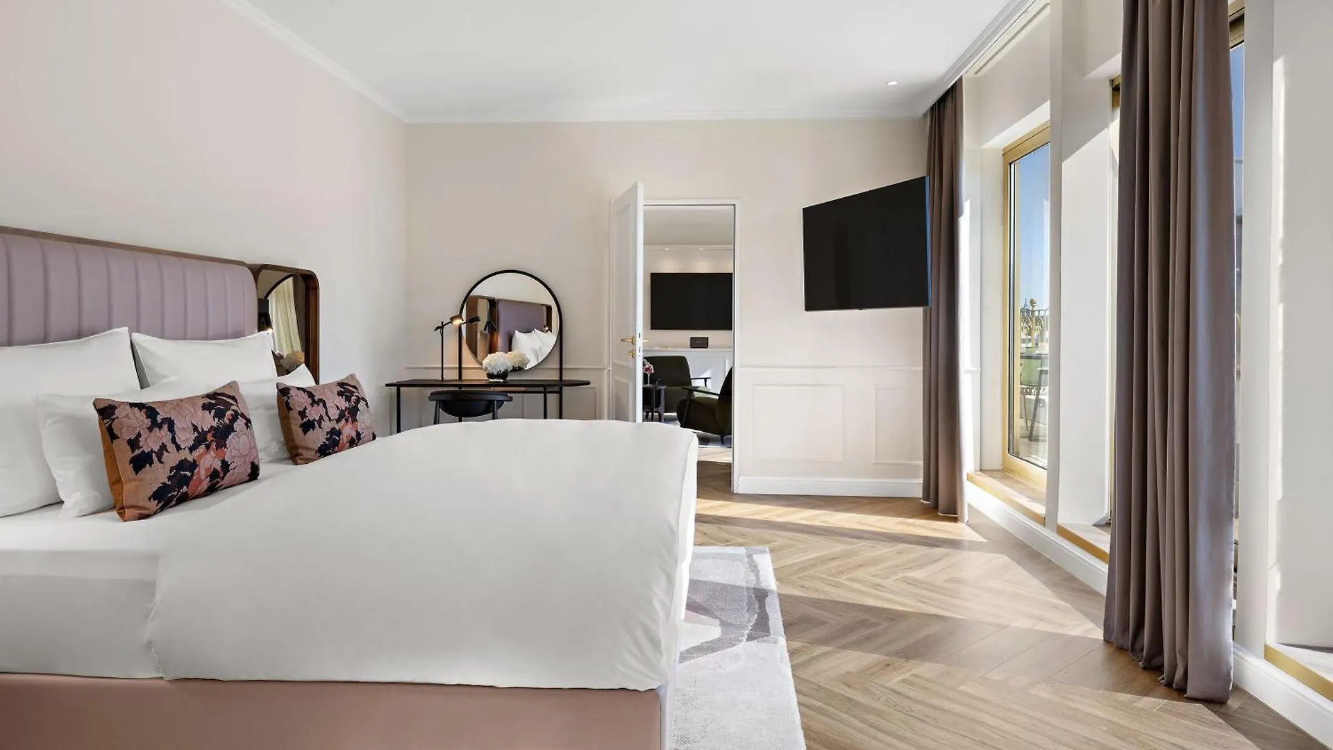 Hotel Bristol Berlin 5*,  Almanya