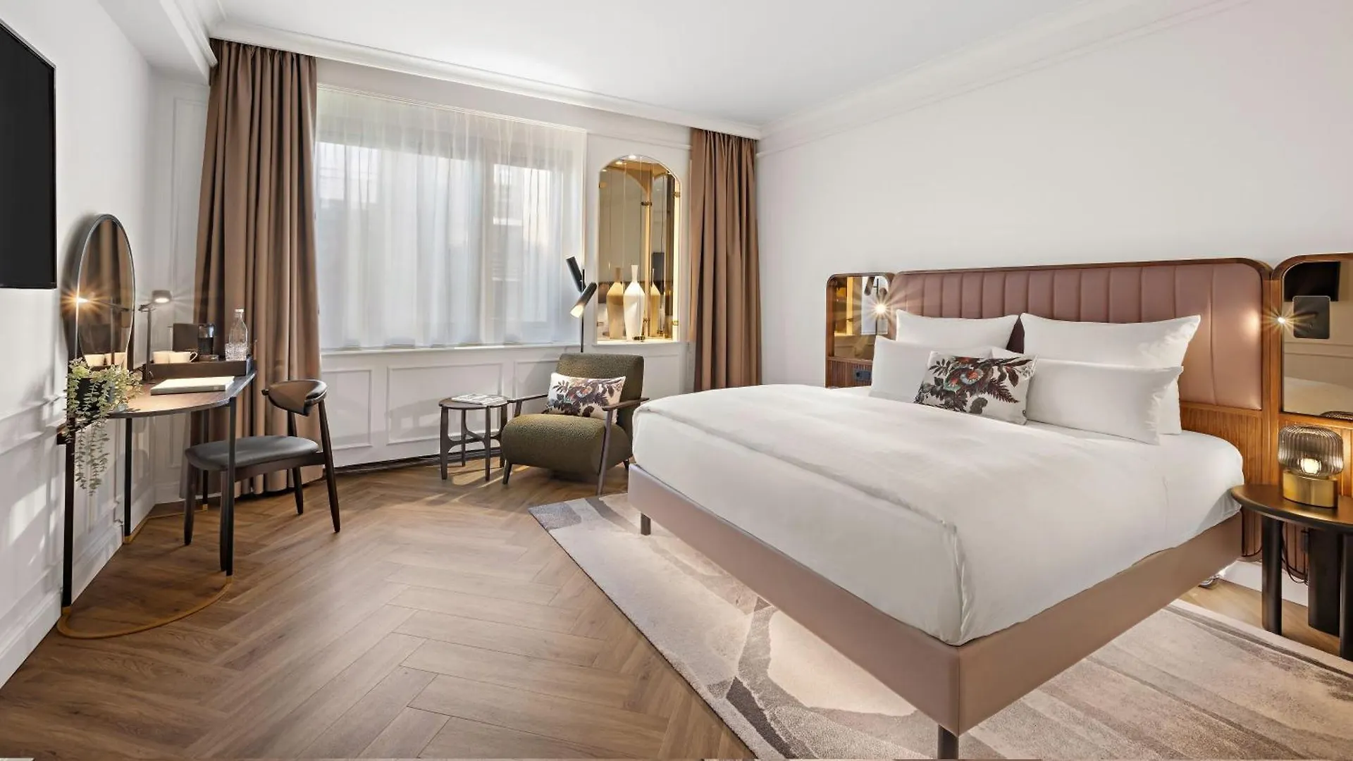Hotel Bristol Berlin 5*,